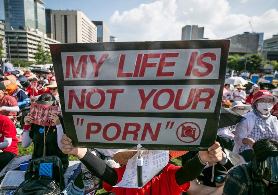 韩国女性上街抗议偷拍：我的生活不是你的色情片