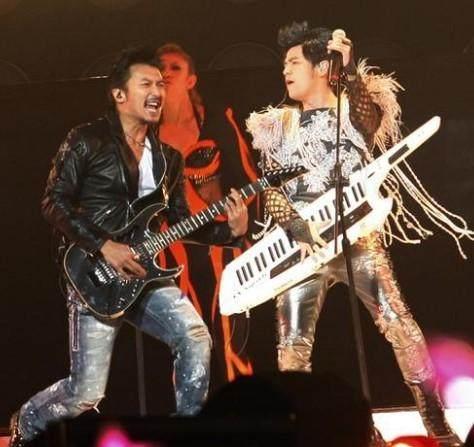 明星砸吉他,有的砸很多有的砸限量版,但我佩服