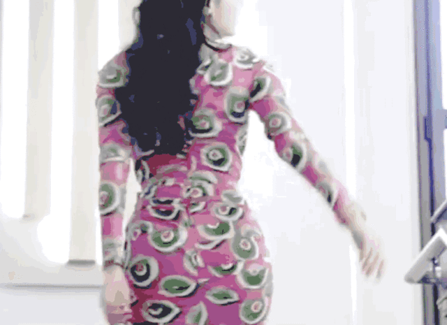 大家叫她胖迪,其实她不胖,腰还特别细!