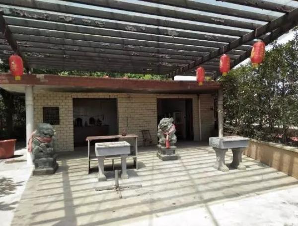 福建一寺庙烧纸钱被投诉，环保局援引佛经执法说服信徒