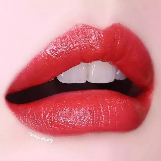 看到MAC这支新口红，我竟然丢掉了刚买的YSL!