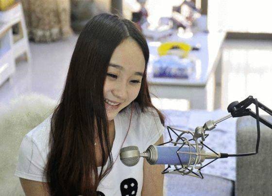 8大当红主播仅剩两位女性,冯提莫陈一发落榜,YY直播成最大赢家