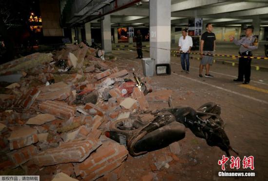 火山、海浪、地震 中使馆多次发布赴印尼安全提醒