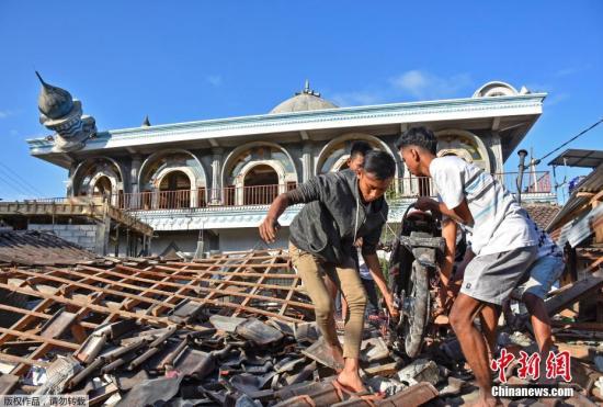 印尼龙目岛7级地震遇难者升至142人 数千房屋被毁