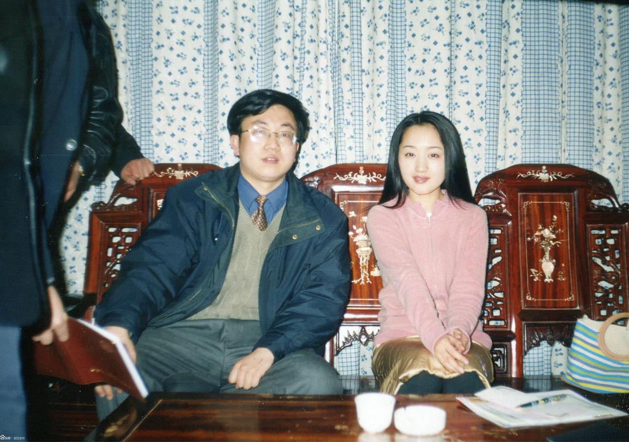47岁杨钰莹18年前青涩旧照，气质温婉似仙女