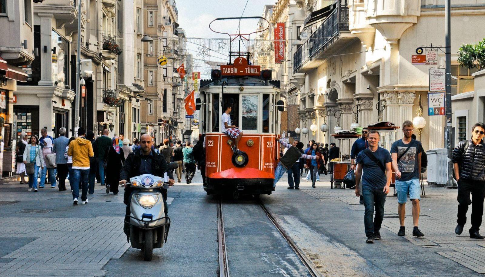 这国经济已全面恶化!也选择开始抛弃美元,转身投靠人民币?