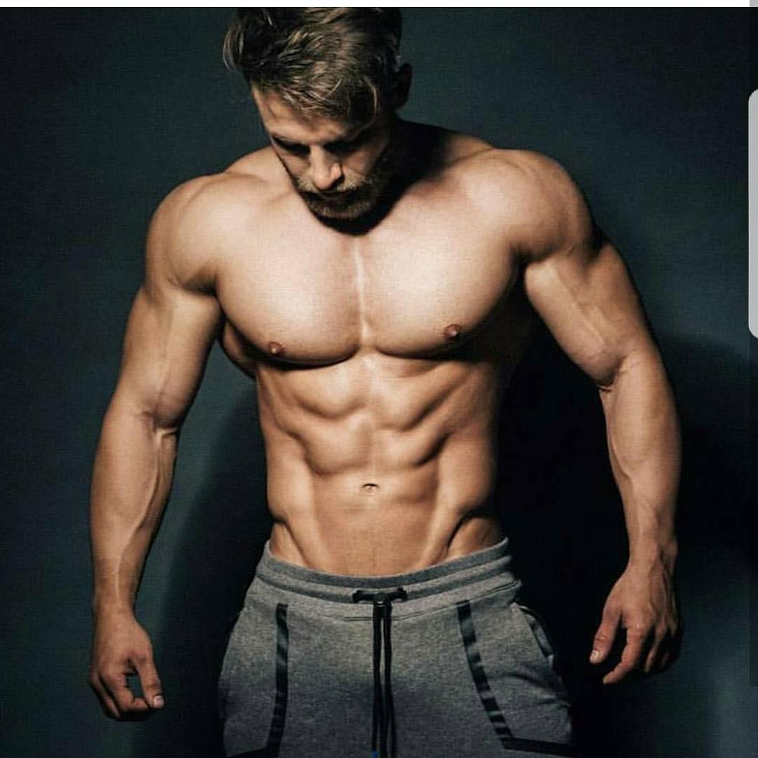 三角肌前束锻炼中常犯的4个错误,改正过来让你三角肌更完美