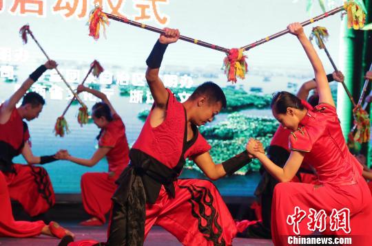 “文化春雨”播撒宁夏大地：100余名文化志愿者赴宁夏演出