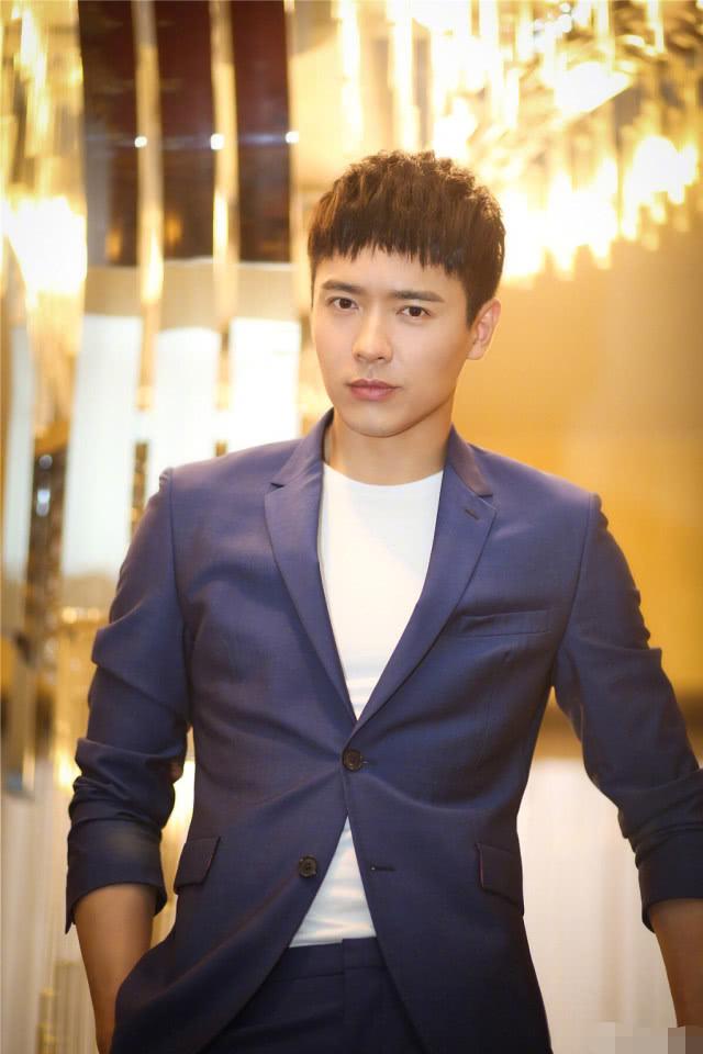 高云翔出狱后首次登录微博7分钟,他仍旧很想念