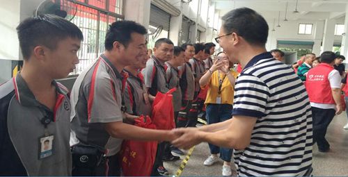 莲都区劳模服务队慰问高温作业一线职工