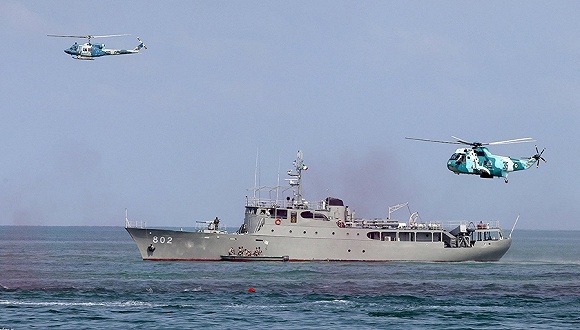 伊朗证实海湾军演:有能力封锁霍尔木兹海峡