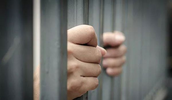 认定交通肇事罪 如何理解为逃避法律追究而逃