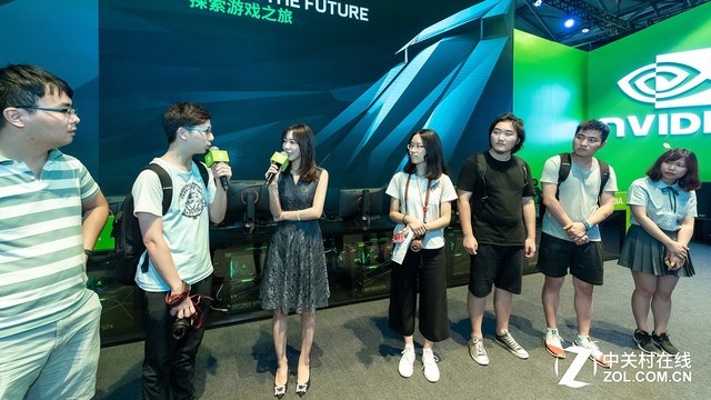 ChinaJoy微星GF63携顺手人气美女主播小楼粉丝互触动