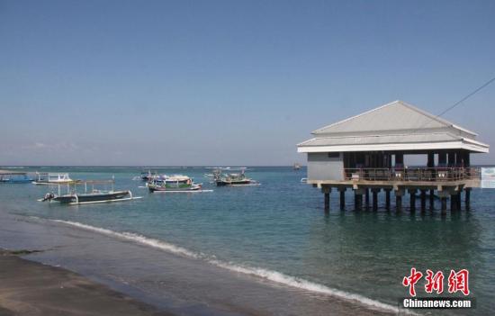 7000多名游客撤离印尼龙目岛地震重灾区 撤离行动受赞赏
