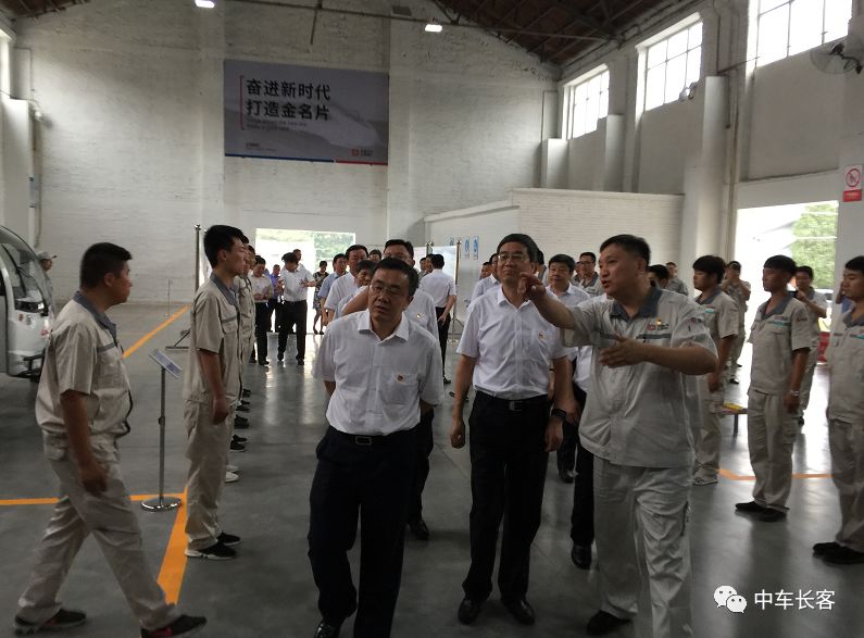 北京铁路局与中车长客、四方、唐山签约打造北