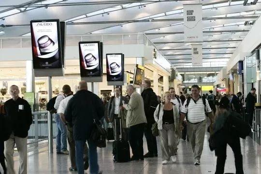 签证类型别申请错!持商务签证出差工作,中国男