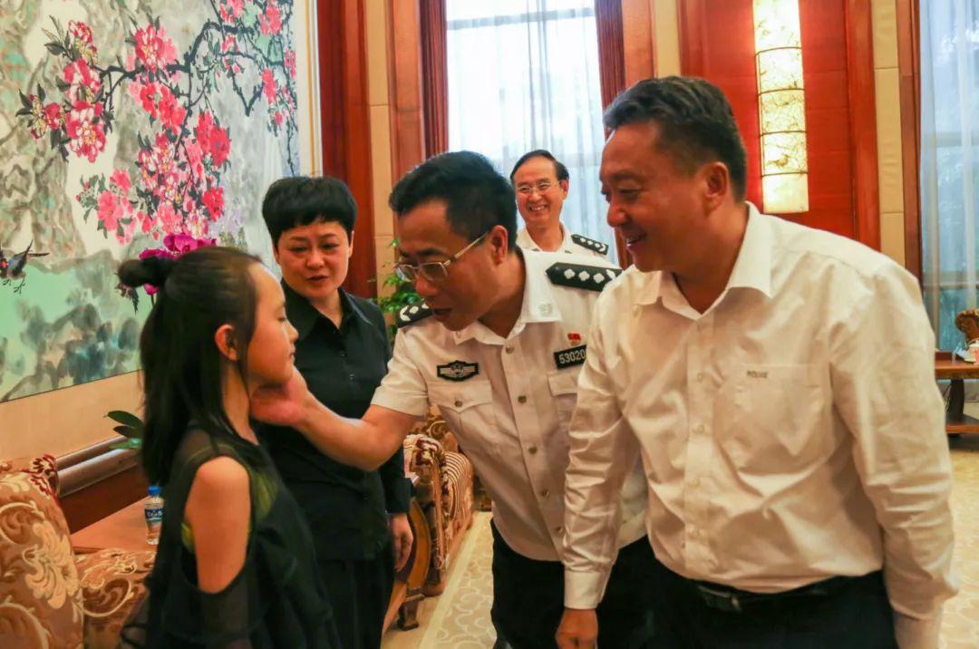 监狱人民警察