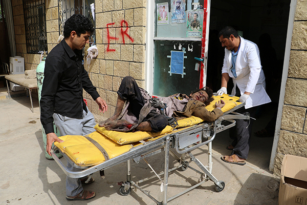 也门公交车遇袭事件已致43死61伤 多数为十岁以下儿童
