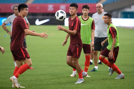 北青:U23国足返程机票定在决赛后,名单基本不