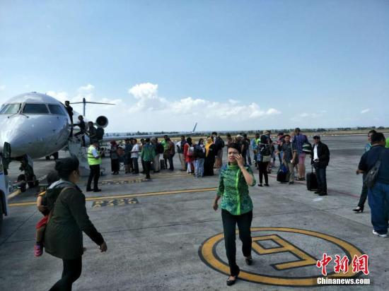 印尼龙目岛再发6级以上地震 机场旅客经历惊魂一刻