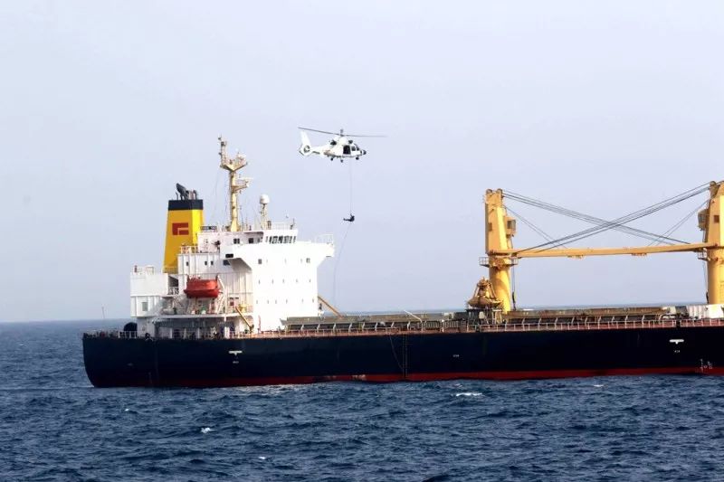 海军徐州舰依托被护商船提升反海盗能力