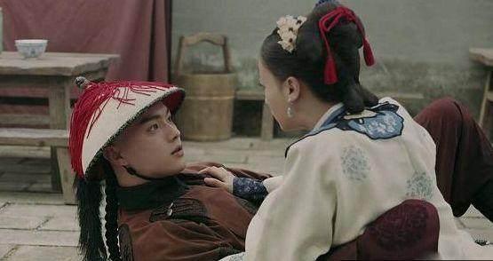 《延禧攻略》傅恒为保护缨络撞到柱子上,被扑