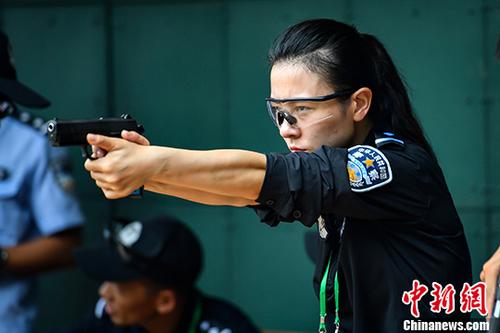 中国警方手枪实用射击比赛在广东佛山开赛
