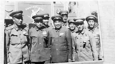 许世友说他好样的,主席赞扬说一个人就消灭敌