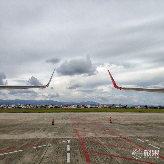 OCCA铝镁合金拉杆箱