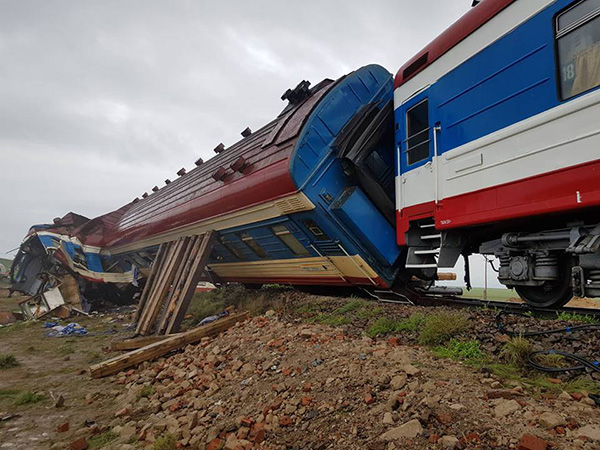 蒙古国列车脱轨致9伤，交通部部长、副部长等多人被解职