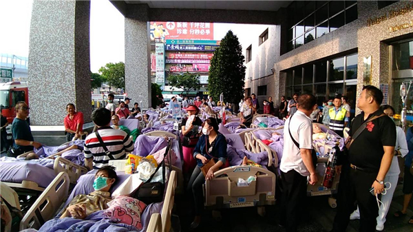 台湾新北市台北医院突发火灾 已造成14人心肺功能停止