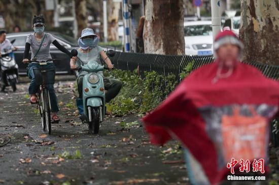 气象专家详解近期中国雨带特点和台风动态