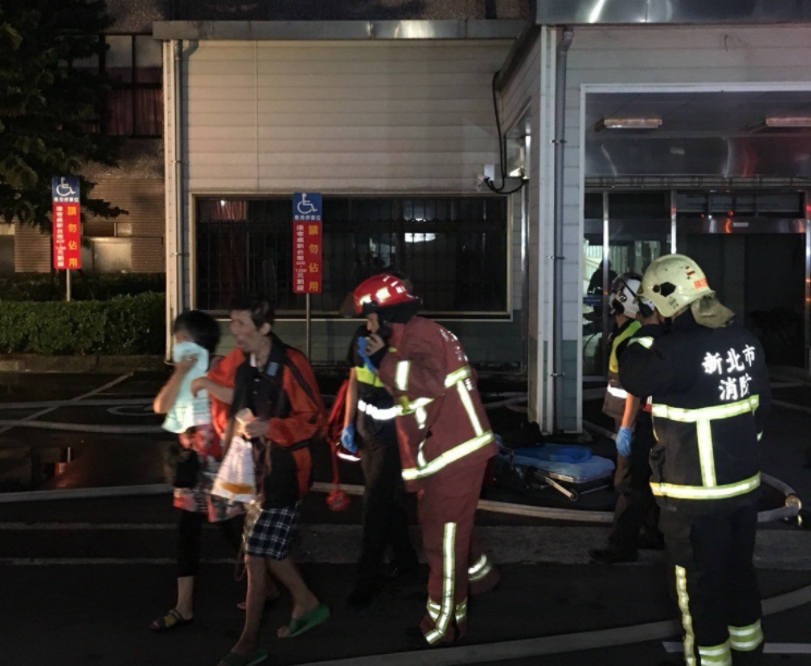 台当局“卫福部”台北医院凌晨发生火灾 14人无生命迹象