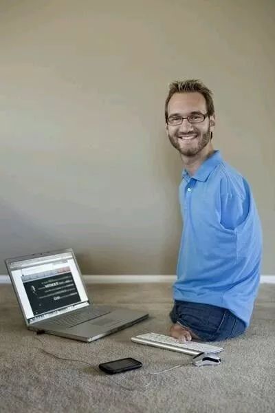 尼克·胡哲“无法创造奇迹那就变成奇迹”