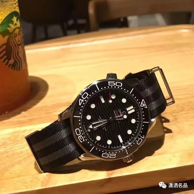 2018欧米茄新款海马300M腕表,了解一下