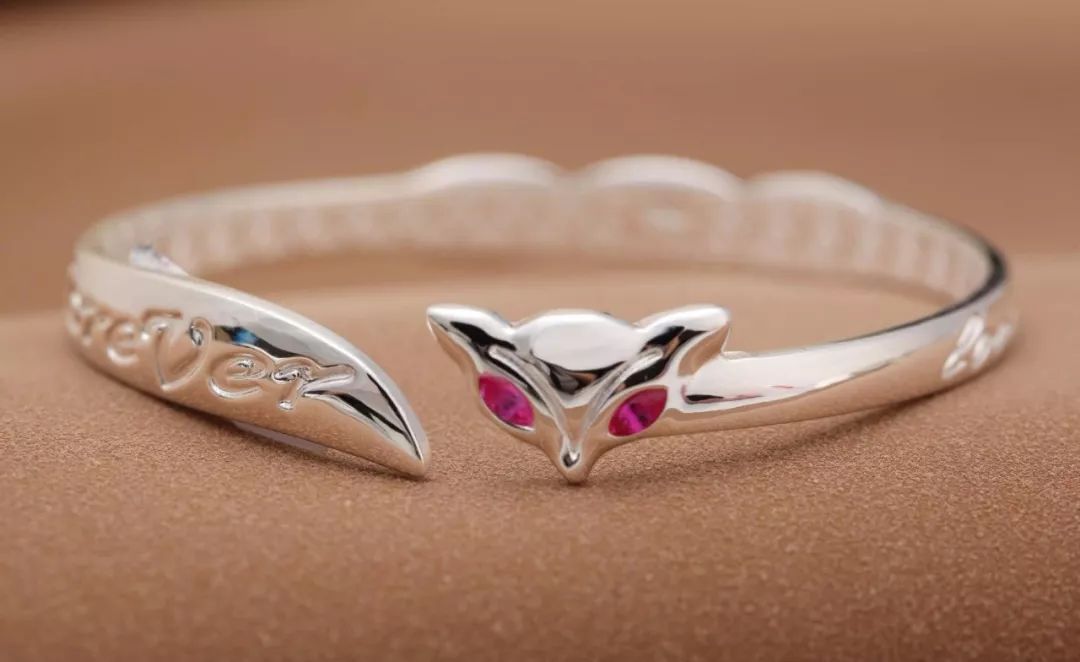 wuli黄子韬买3克拉单身钻戒，教你一波过好七夕新姿势!