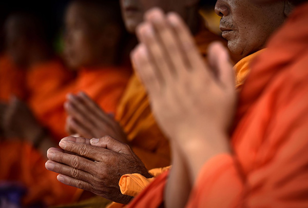 泰国僧侣普遍超重，政府鼓励信徒施舍更健康的食物