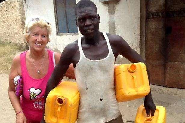 中国人去非洲发展,为当地人谋工作!非洲人罢工