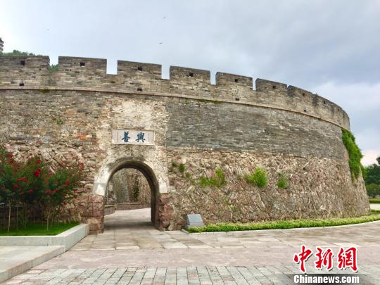 图为台州府城墙 项菁 摄 图为台州府城墙 项菁 摄