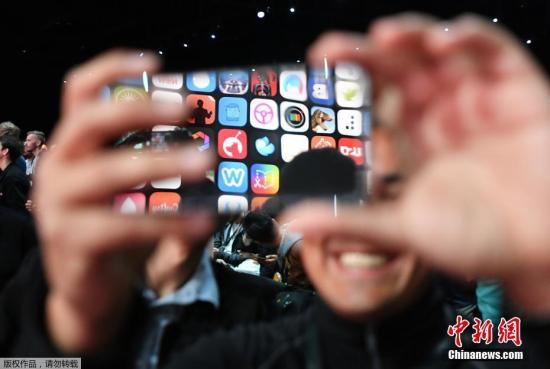 从“一颗苹果”到“一片果园” 河南年产3亿部手机