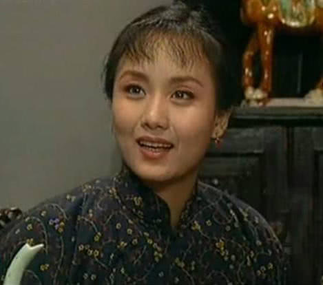 民国最大女悍匪双枪驼龙,成名于春楼也亡命