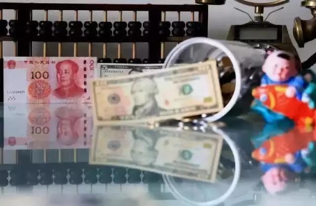 人民币持续贬值,现在要不要换美元?
