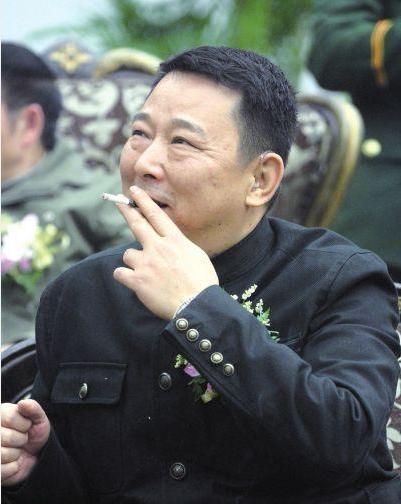 他曾是最牛黑老大,一顿饭花光800万,一天挥霍别墅有哪里湘潭图片