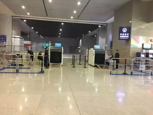 成都地铁2号线今起运营时间延长!再也不用担心