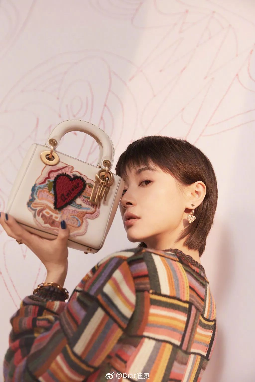 蔡徐坤朱一龙王嘉尔都太忙!这个七夕,张艺兴陪