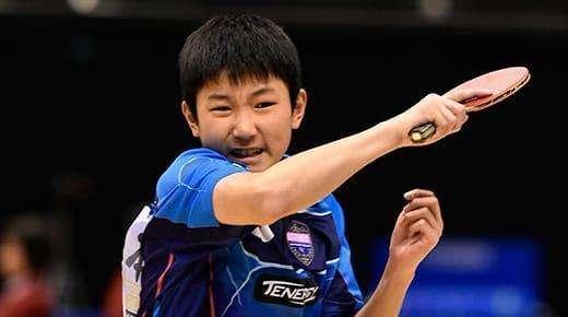 张本智和4-0战胜白镐均,多次出现新技术,貌似针