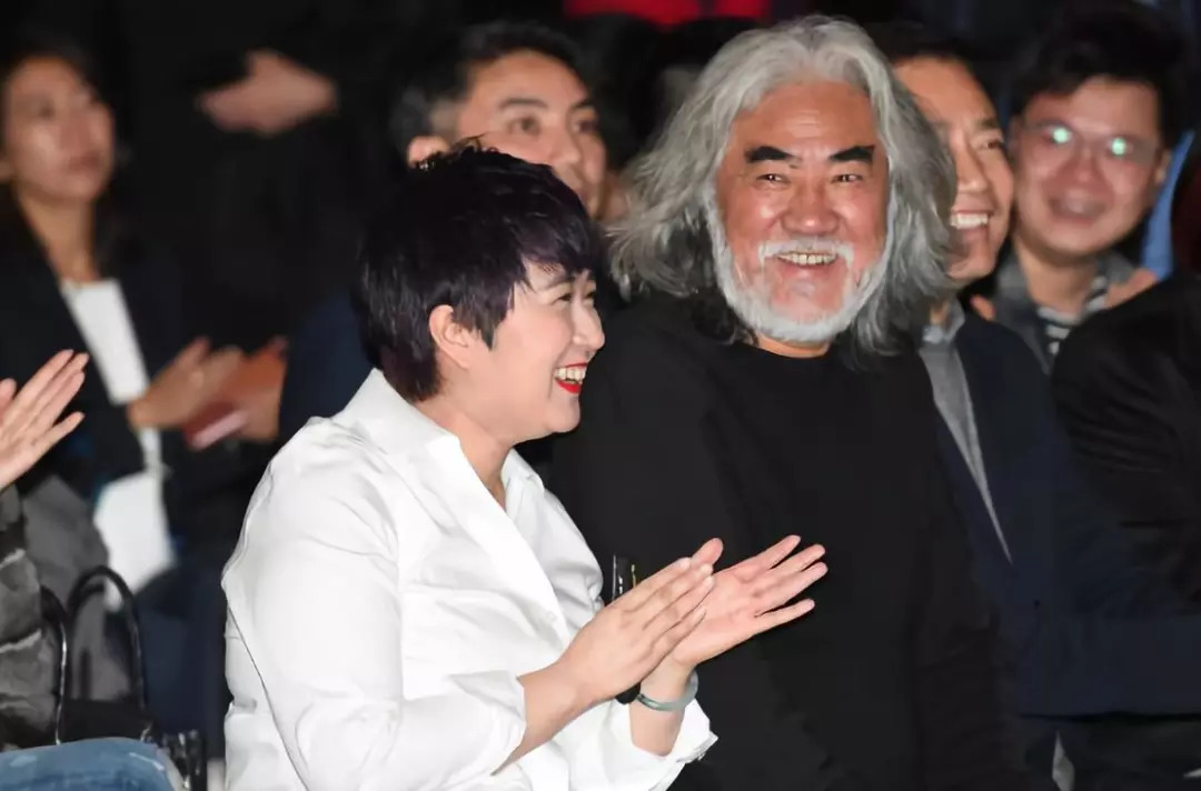 给张纪中女儿企业估值30亿的上市公司,半年业