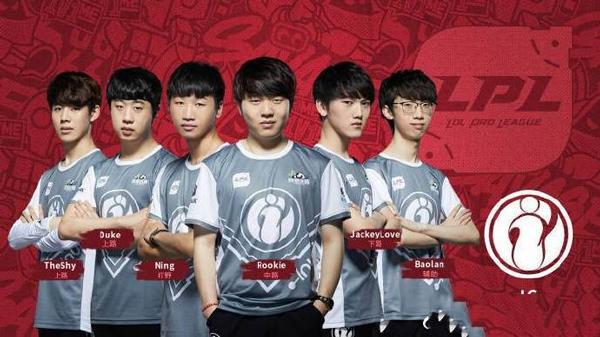 王思聪参加LPL比赛,引发LOL玩家热议,网友:这