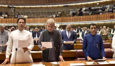快讯！伊姆兰·汗正式成为巴基斯坦总理