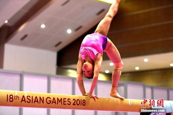 中国体操女队备战即将开始的2018雅加达亚运会。图为罗欢在训练中。 中新社记者 王东明 摄